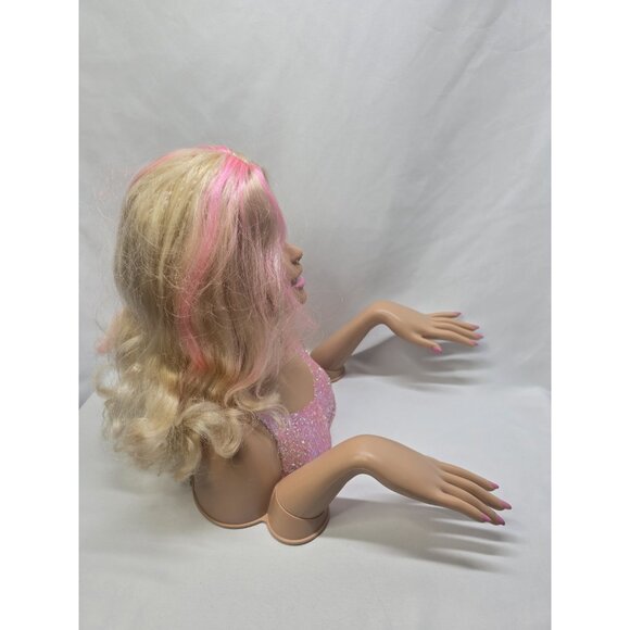 Just Play "Barbie" Styling Head Nails With Movable Hands 2016  Fashion Bust - Picture 5 of 16